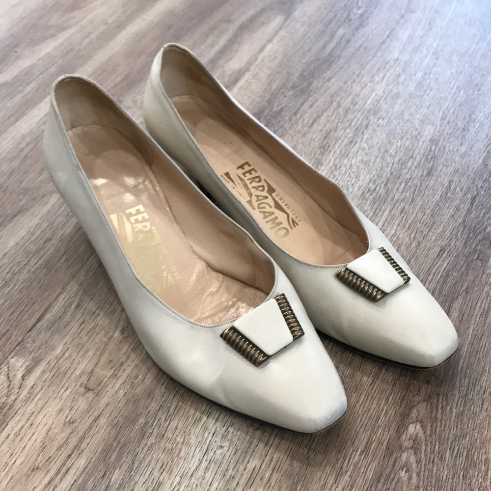 Salvatore Ferragamo Nero Pumps 19807 Size 8 B